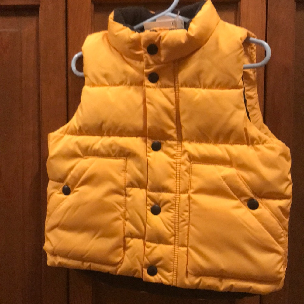 Toddler boy Baby Gap Yellow puffer Vest